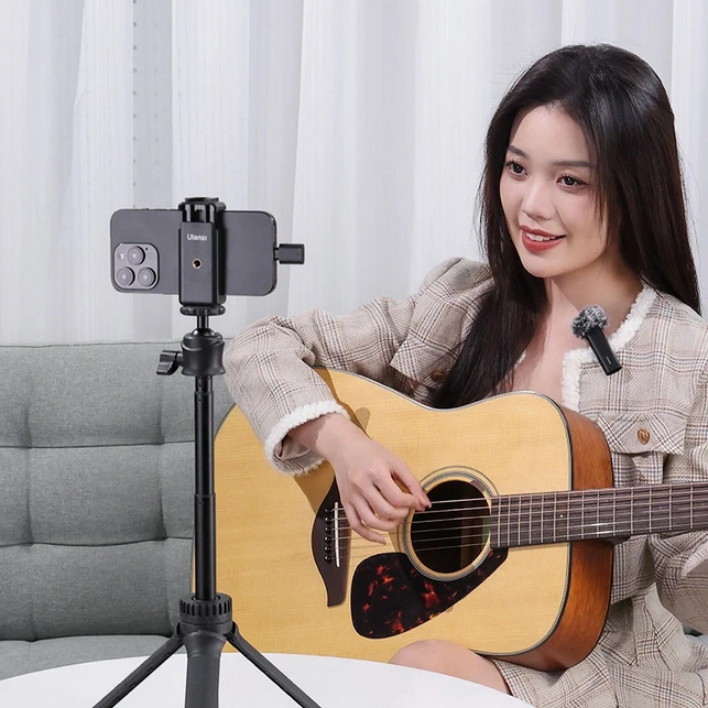 Ulanzi WM-10 Wireless Clip-on Microphone for Iphone or Tablet